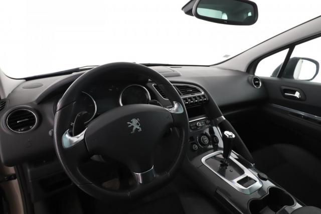 Peugeot 3008 image 2