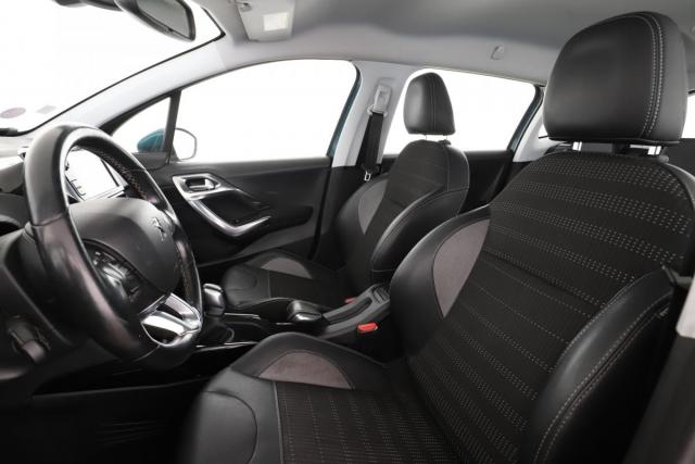 Peugeot 2008 image 3
