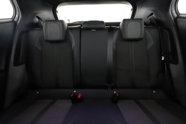 Peugeot 2008 image 8