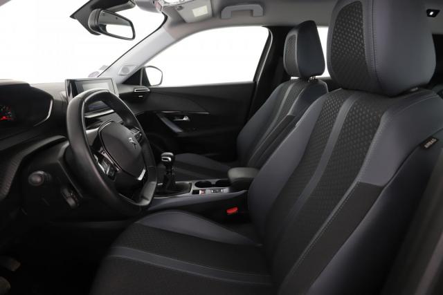 Peugeot 2008 image 8