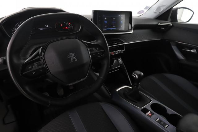 Peugeot 2008 image 2