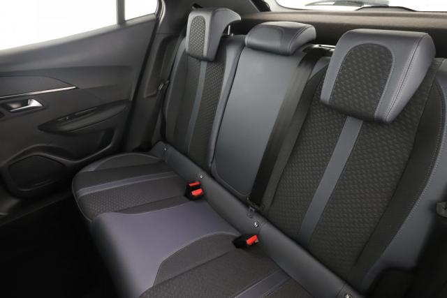 Peugeot 2008 image 9