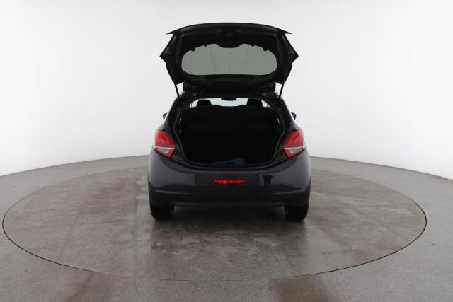 Peugeot 208 image 3