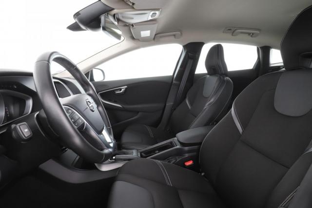 Volvo V40 image 9