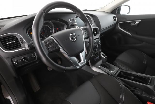 Volvo V40 image 1