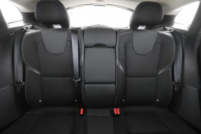 Volvo V40 image 8