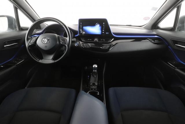 Toyota C-Hr image 8