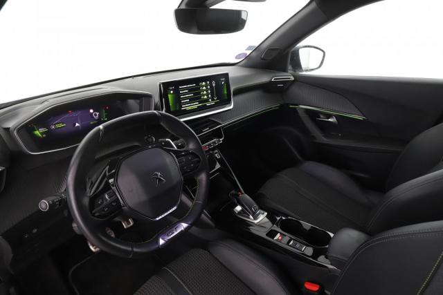 Peugeot 2008 image 8