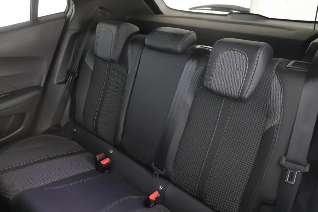Peugeot 2008 image 5