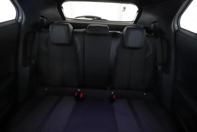 Peugeot 2008 image 7