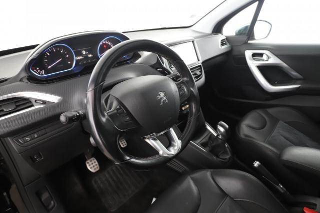 Peugeot 208 image 6