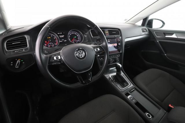 Volkswagen Golf image 6