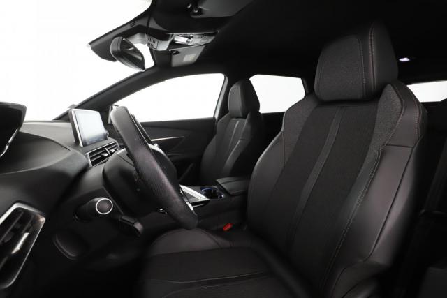 Peugeot 3008 image 3