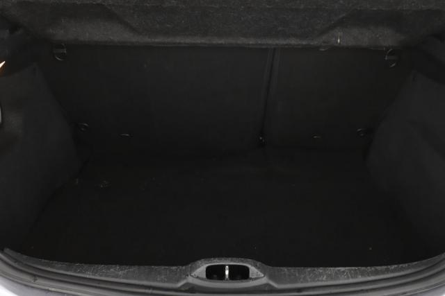 Peugeot 208 image 8