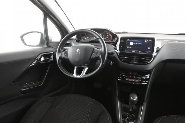 Peugeot 208 image 3