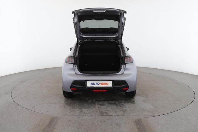 Peugeot 208 image 2