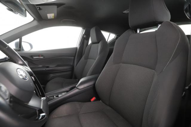 Toyota C-Hr image 7