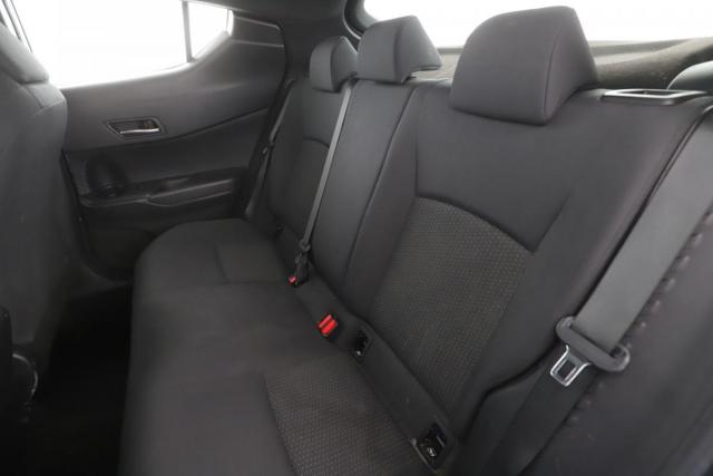 Toyota C-Hr image 9