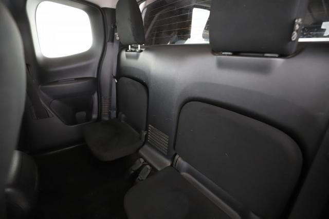 Nissan Navara image 6