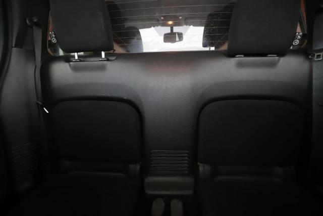Nissan Navara image 8