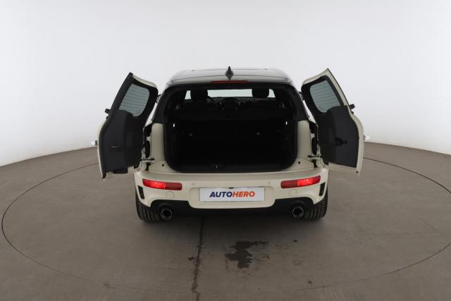 Mini Clubman image 2
