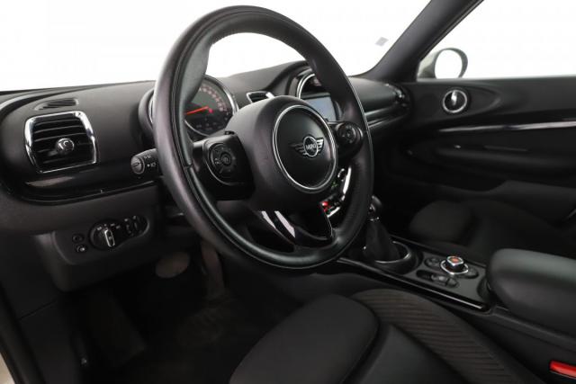Mini Clubman image 7