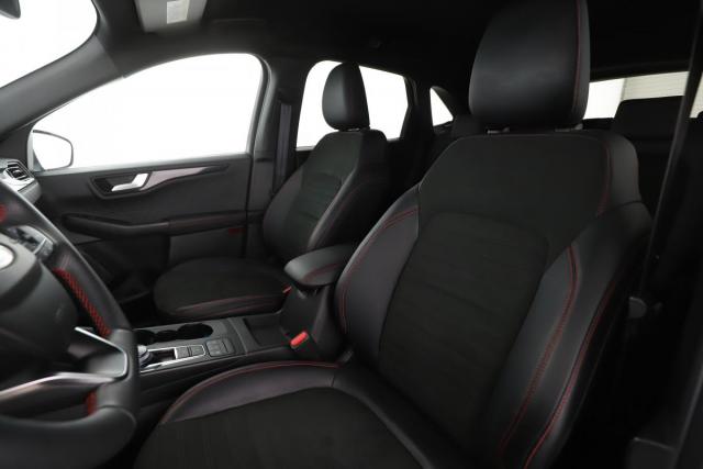Ford Kuga image 9