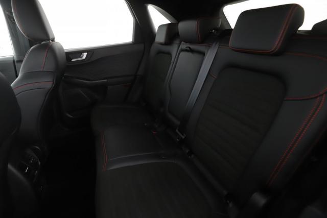 Ford Kuga image 7