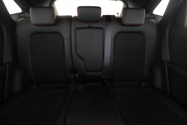Ford Kuga image 2