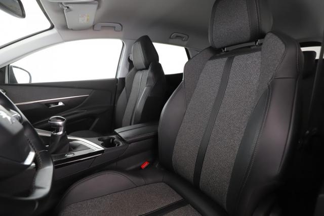 Peugeot 3008 image 2