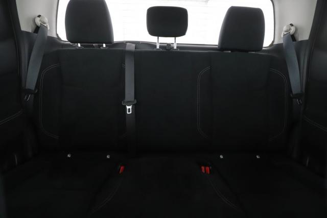 Nissan Navara image 5