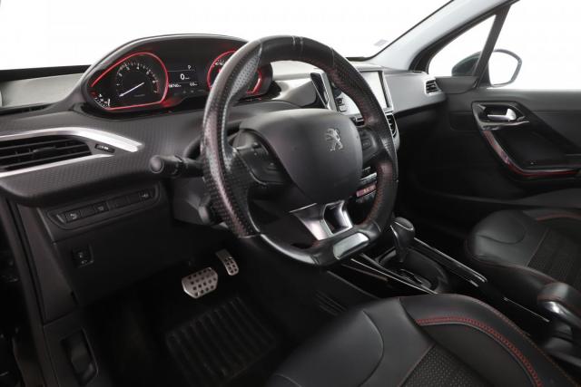 Peugeot 2008 image 1