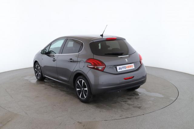 Peugeot 208 image 1