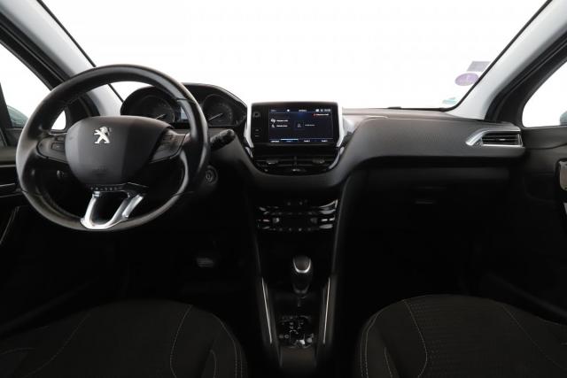 Peugeot 208 image 8
