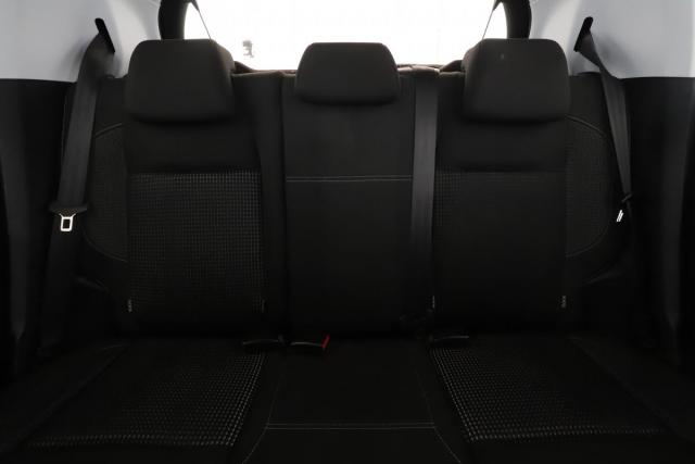 Peugeot 208 image 9
