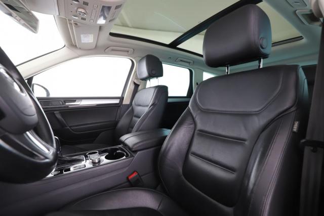 Volkswagen Touareg image 1