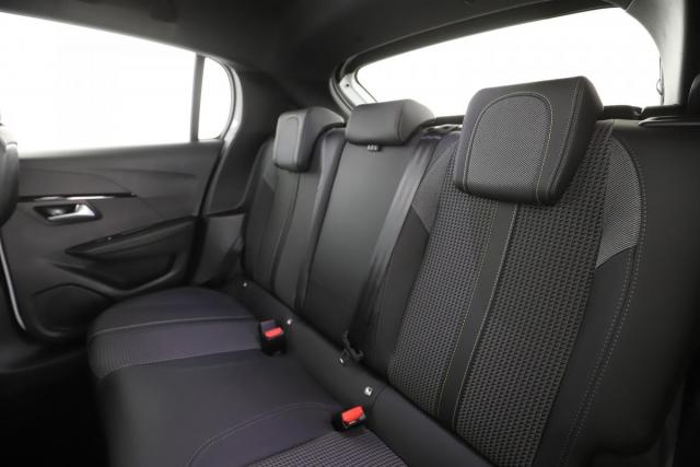 Peugeot 208 image 7