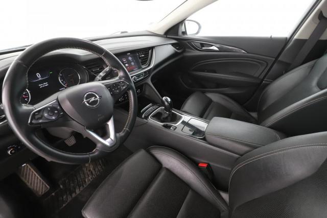 Opel Insignia image 1