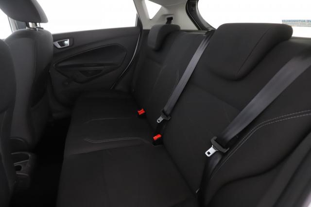 Ford Fiesta image 8