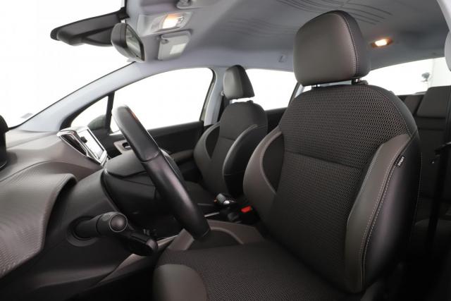 Peugeot 2008 image 2