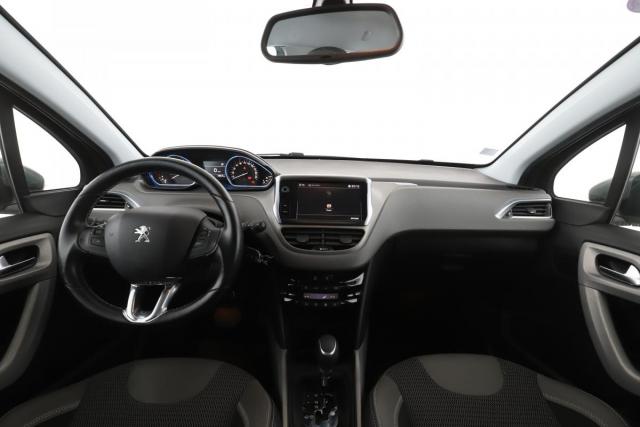 Peugeot 2008 image 8