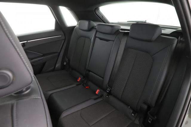 Audi Q3 image 9