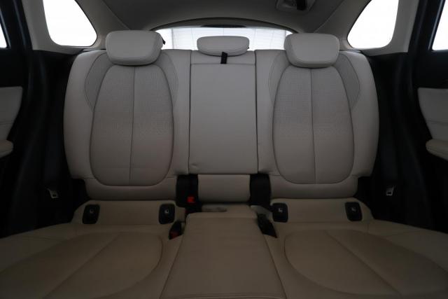 Bmw X1 image 2