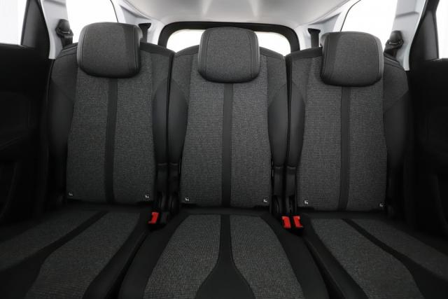Peugeot 5008 image 2