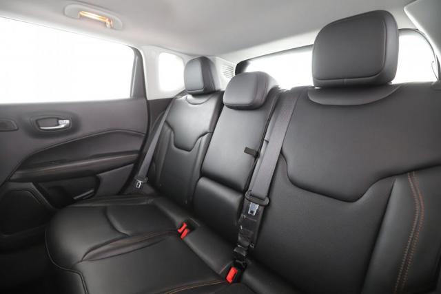 Jeep Compass image 2