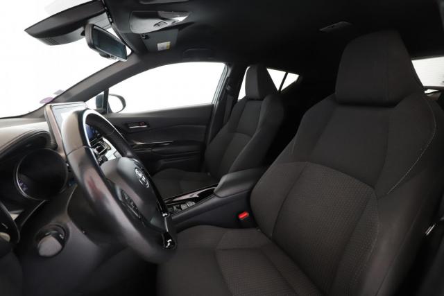 Toyota C-Hr image 2