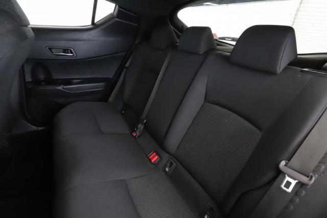 Toyota C-Hr image 7