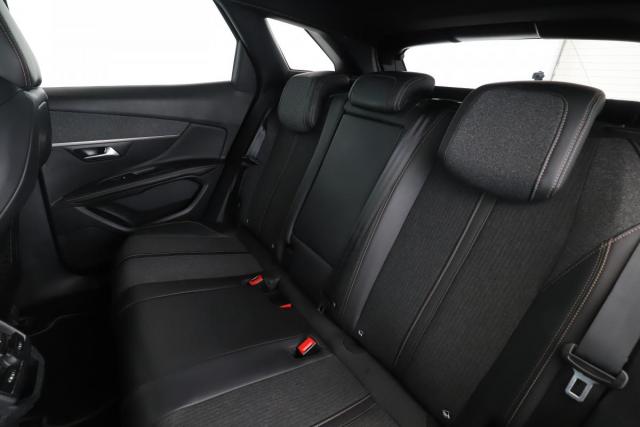Peugeot 3008 image 3