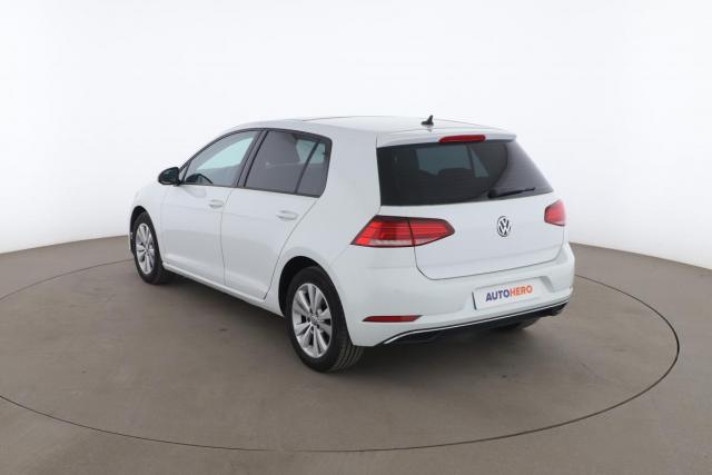 Volkswagen Golf image 9