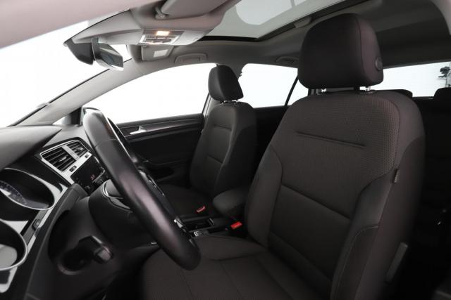 Volkswagen Golf image 4